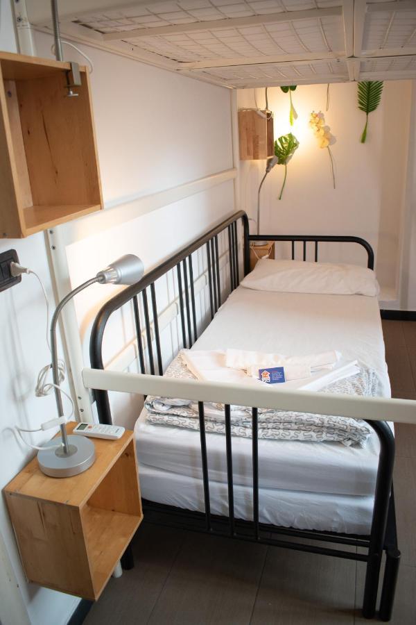 Abbey Hostel جنوة المظهر الخارجي الصورة