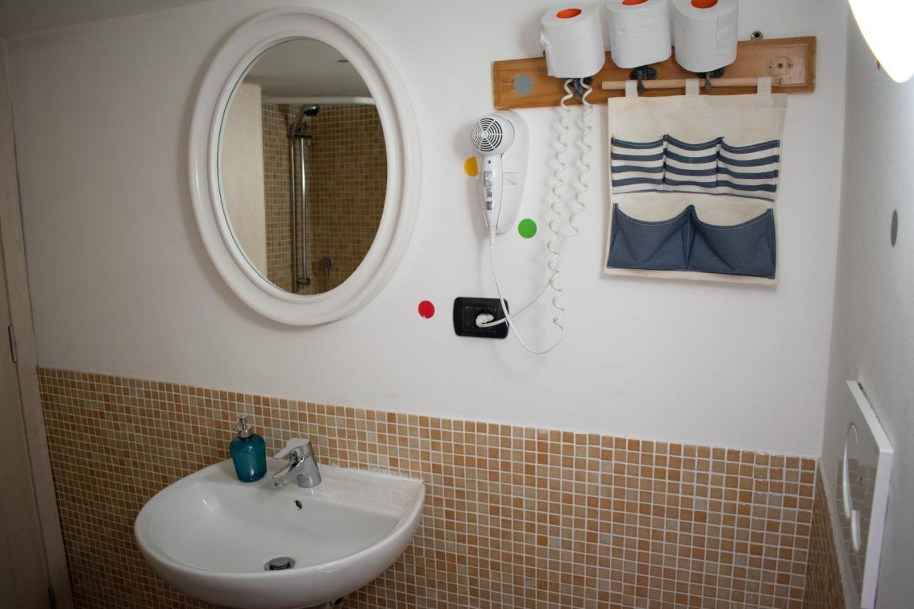 Abbey Hostel جنوة المظهر الخارجي الصورة