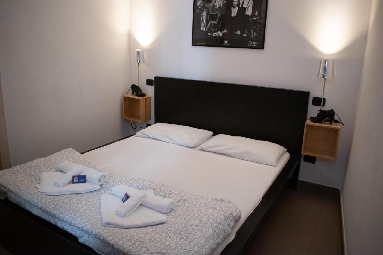 Abbey Hostel جنوة المظهر الخارجي الصورة