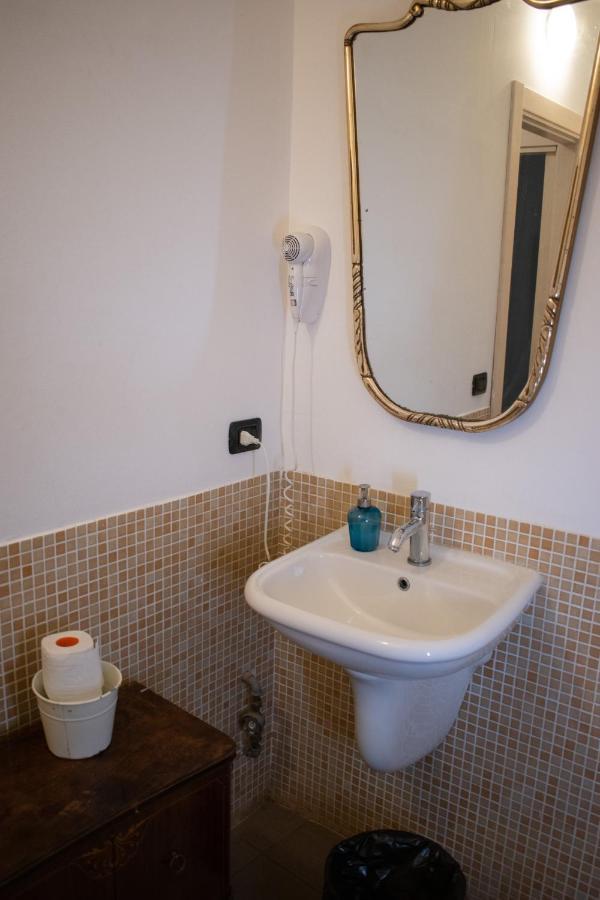 Abbey Hostel جنوة المظهر الخارجي الصورة